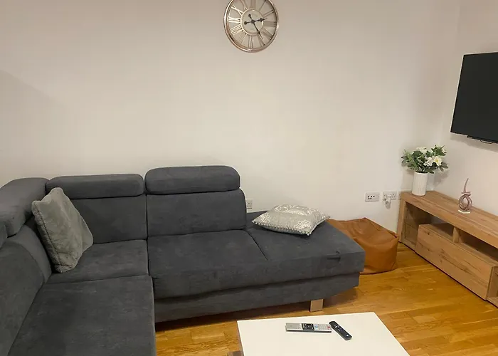 Eaglet 2 Bedroom Luxury Home Near Etihad Staduim